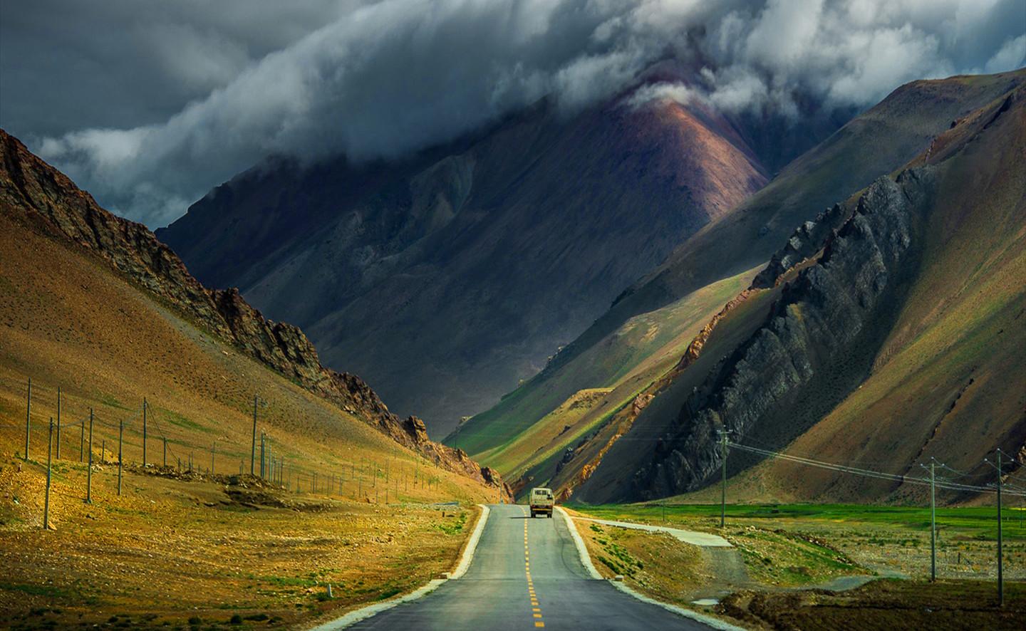 Scenic rugged landscape of Zanskar valley during September